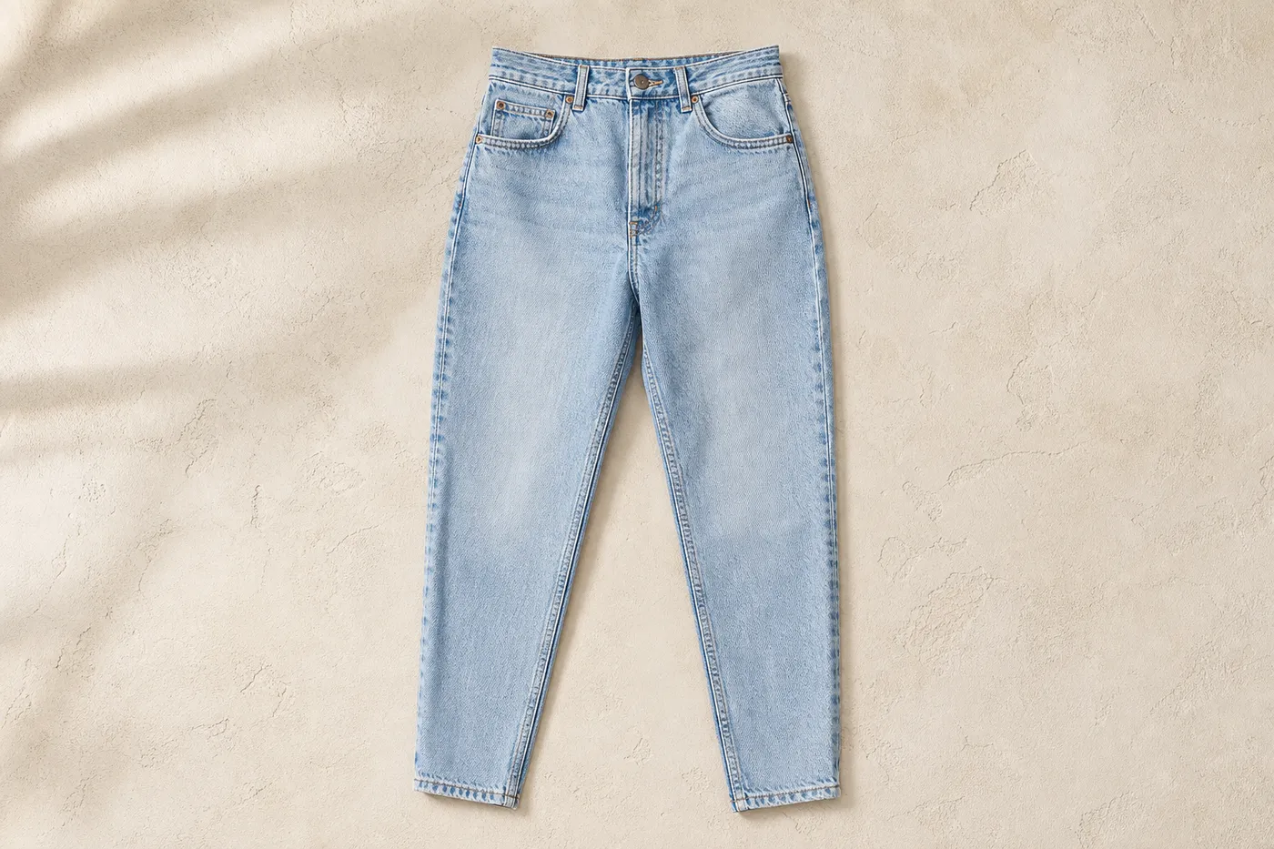 High-Rise Mom Jeans Essential